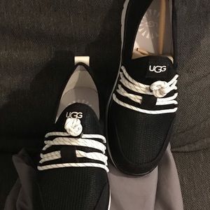 Girls Ugg’s slip on shoes